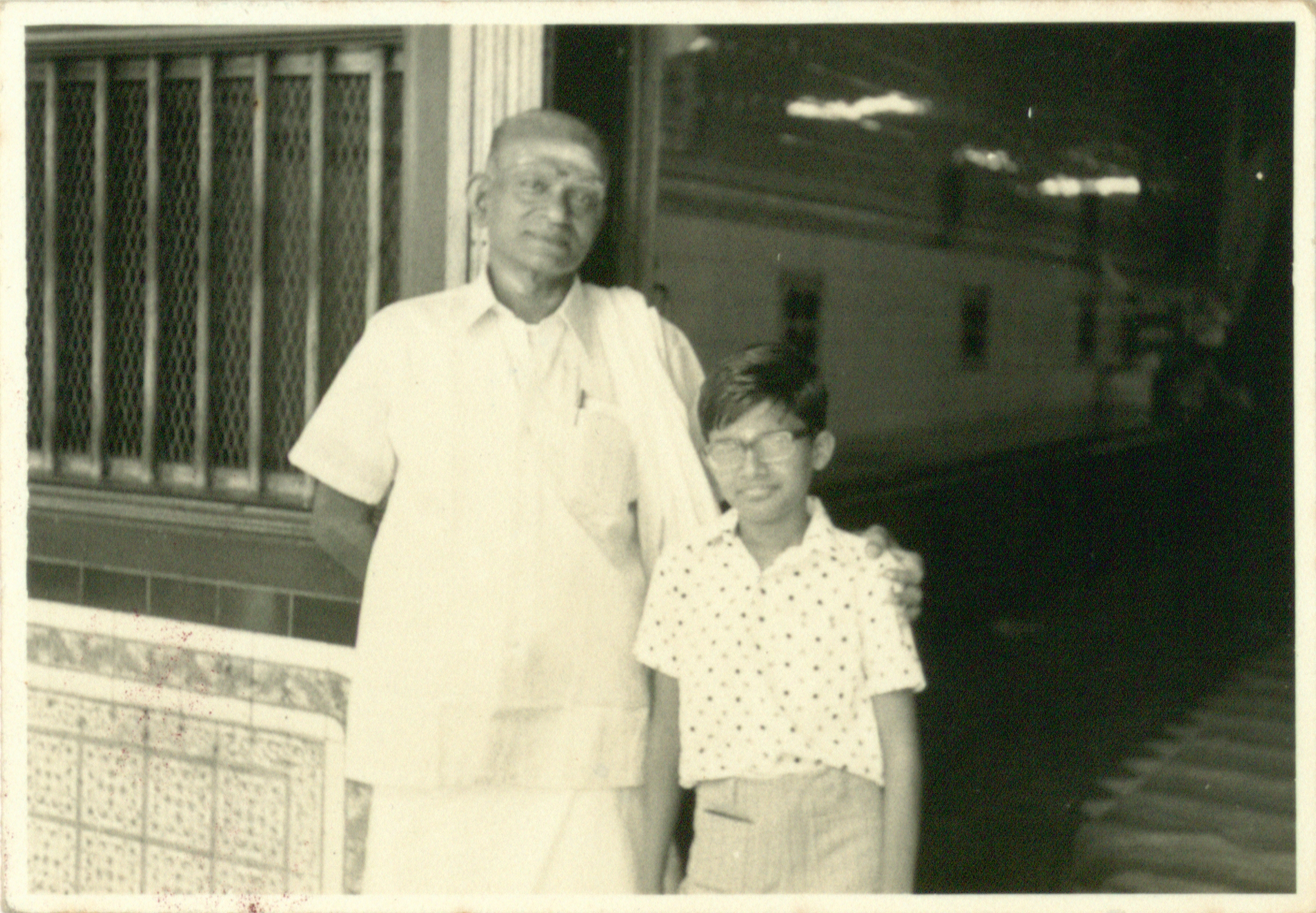 Doorway of the 49 Market Street kittengi which was managed by the Chettiar Cooperative Society, 1971. Nachiappa Chettiar Collection, courtesy of National Archives of Singapore